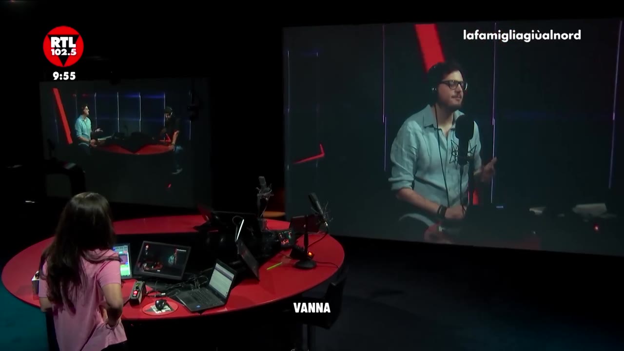 Emanuele Carocci in diretta a La Famiglia Giù Al Nord su RTL 102.5
