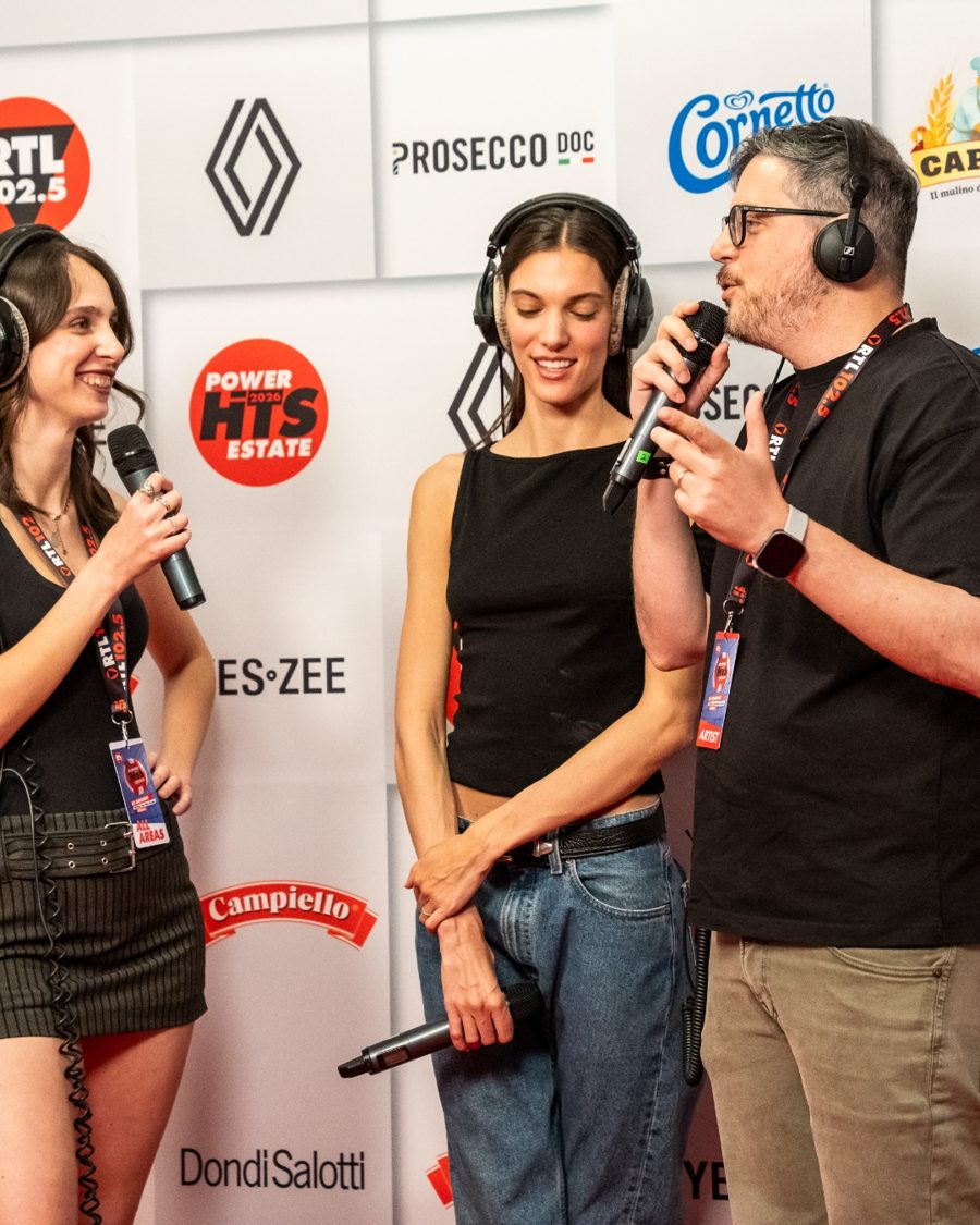 Intervista nel backstage del Power Hits Estate