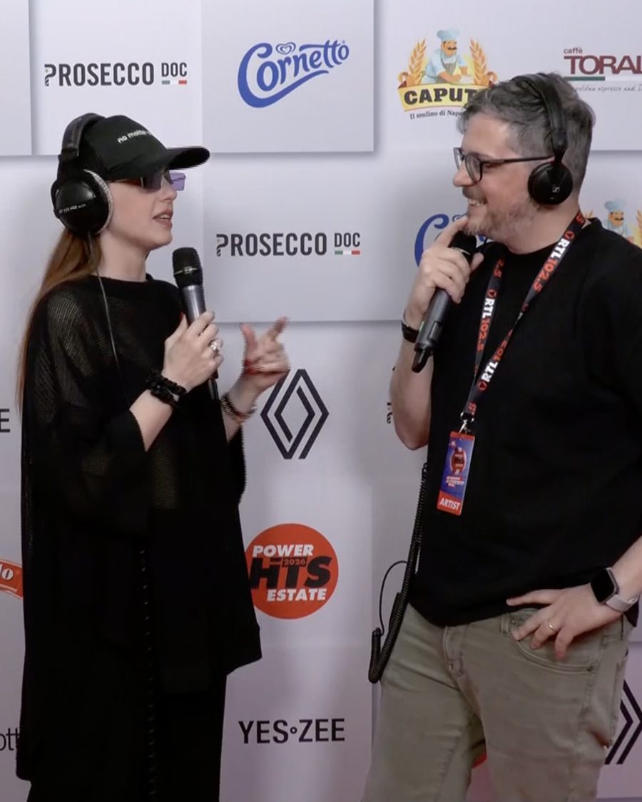 Intervista nel backstage del Power Hits Estate