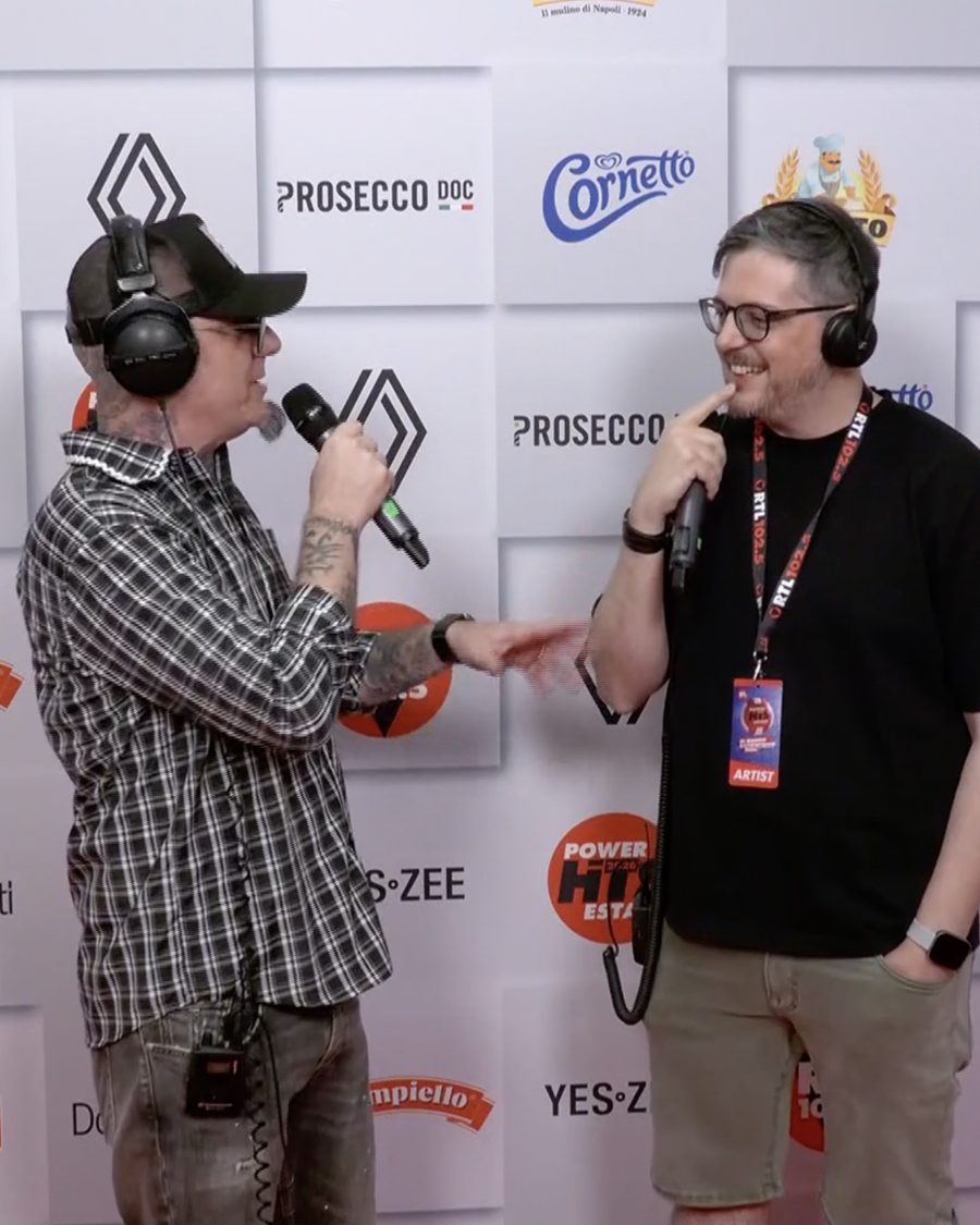 Intervista nel backstage del Power Hits Estate