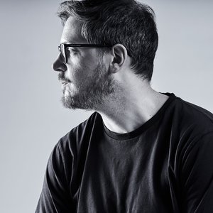 Emanuele Carocci, profilo in bianco e nero